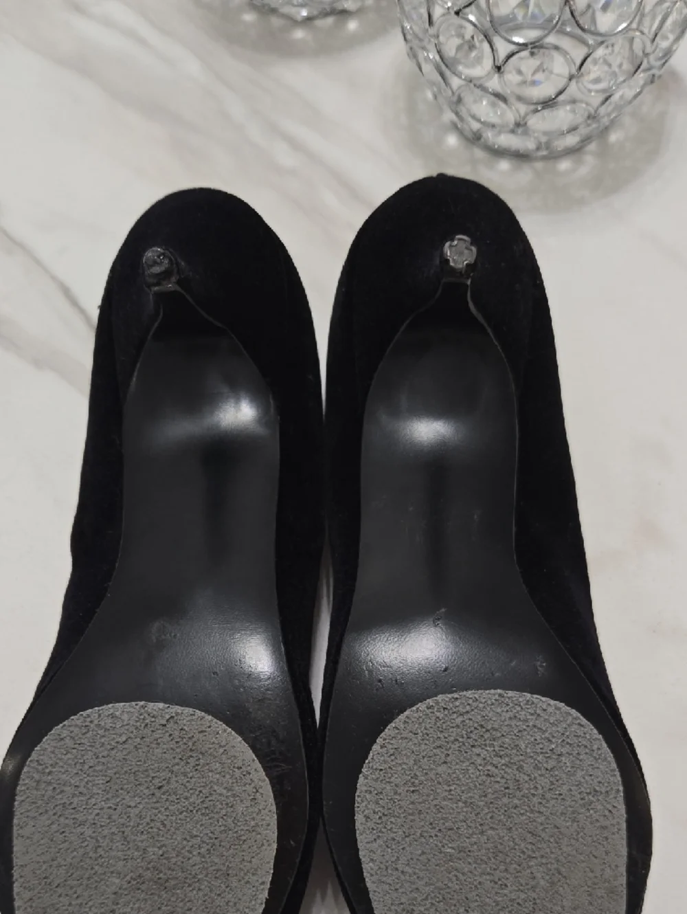 Vintage Notorious heels for Bakers-Leeds . Women's Black Suede with Gold Insole - Picture 5 of 9